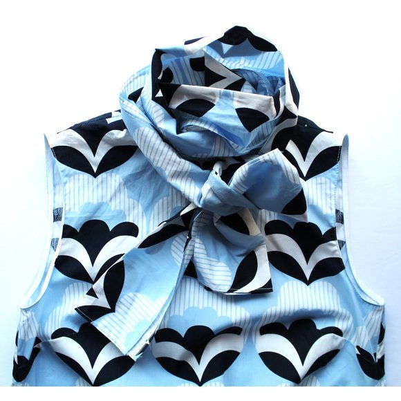 Miu Miu Pop-Print Bow-Back SS17 Runway Top / Size 36 / US 0 / Light Blue - Picture 8 of 15